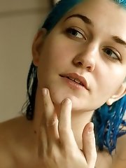 8 pictures - Skye Blue Take A Shower
