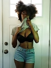 8 pictures - "Angel Avril Denim Fetish 2"