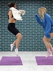 8 pictures - "Irina and Bianca Very Friendly Flexin'"