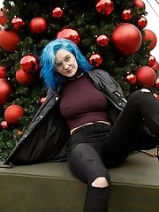 8 pictures - Skye Blue Has Silver Bells II