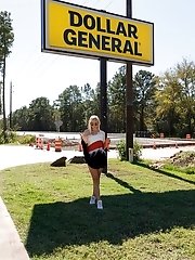 8 pictures - Luna Fey in Dollar General Country